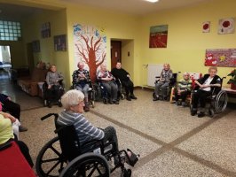 Posedenie s nádychom histórie