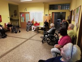 Posedenie s nádychom histórie