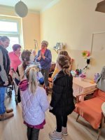 Október mesiac úcty k starším