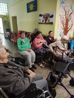 Október mesiac úcty k starším